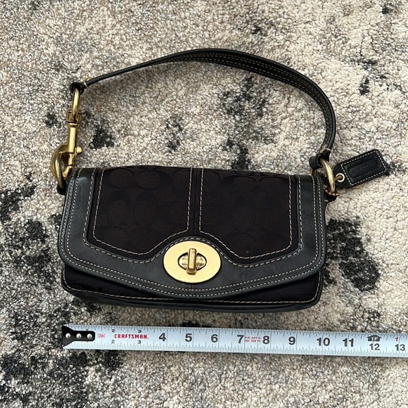 Coach - Picture 3 of 14